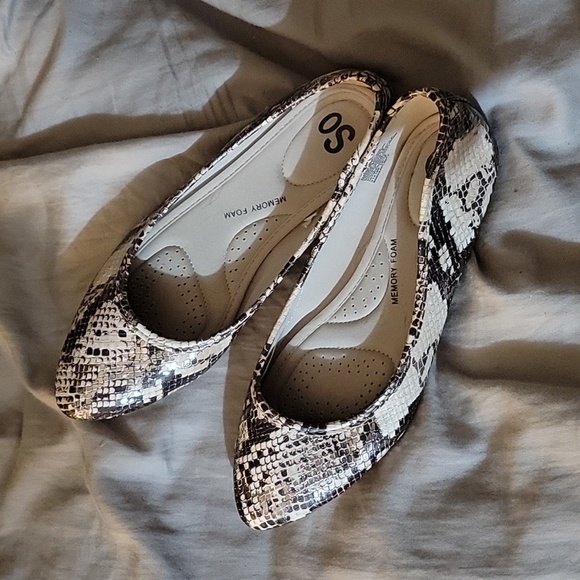 SO Shoes - Snakeskin Animal Print Vegan Leather Memory Foam Flats
